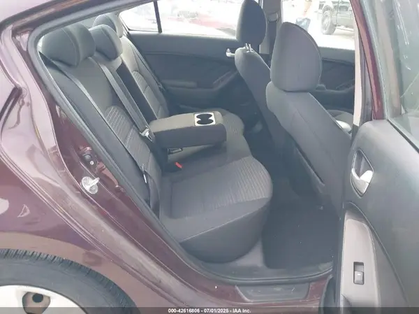 3KPFL4A75HE108766 2017 KIA FORTE - Image 8