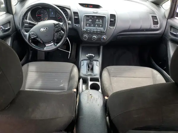 3KPFL4A75HE111750 2017 KIA FORTE - Image 8