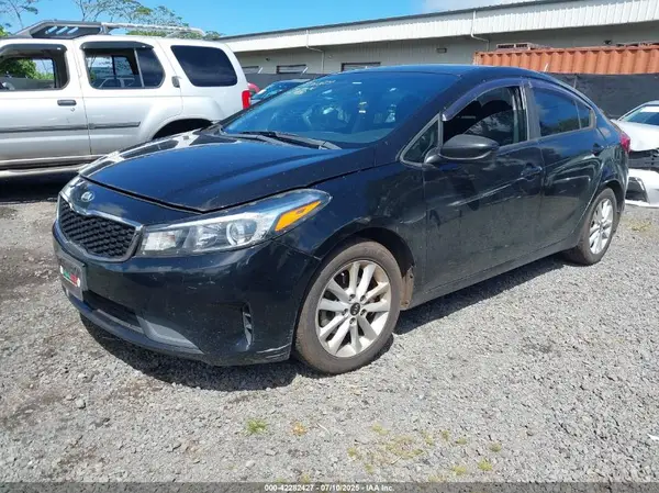 3KPFL4A75HE112056 2017 KIA FORTE - Image 2