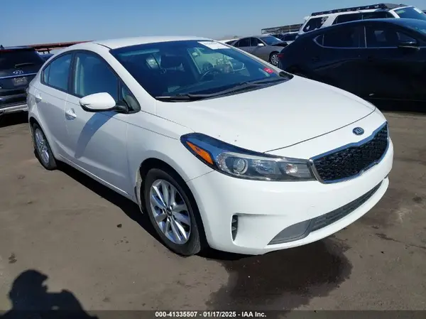 3KPFL4A75HE114891 2017 KIA FORTE - Image 1