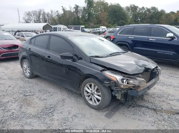 3KPFL4A75HE116835 2017 KIA FORTE - Image 1