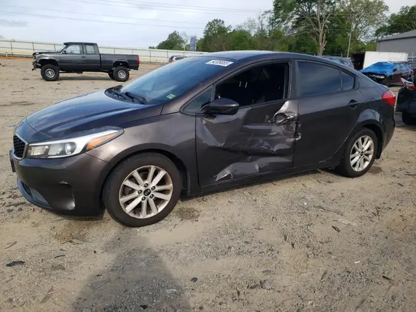 3KPFL4A75HE118696 2017 KIA FORTE - Image 1