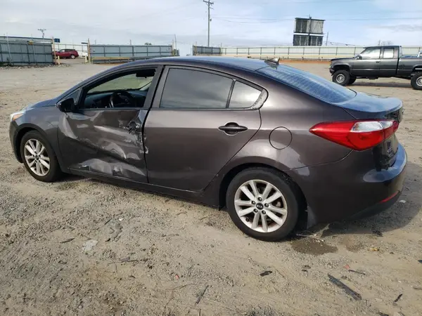 3KPFL4A75HE118696 2017 KIA FORTE - Image 2
