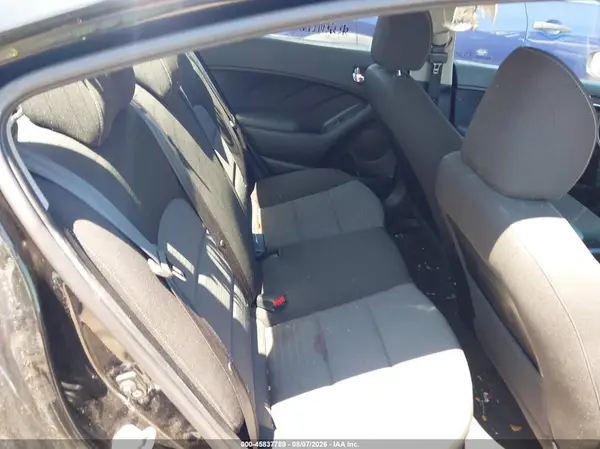3KPFL4A75HE119282 2017 KIA FORTE - Image 8