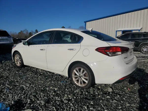 3KPFL4A75HE121033 2017 KIA FORTE - Image 2