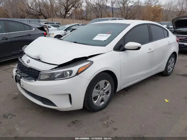 3KPFL4A75HE122022 2017 KIA FORTE - Image 2