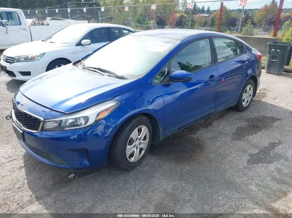 3KPFL4A75HE123591 2017 KIA FORTE - Image 2