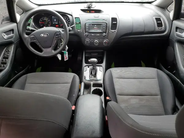 3KPFL4A75HE123994 2017 KIA FORTE - Image 8