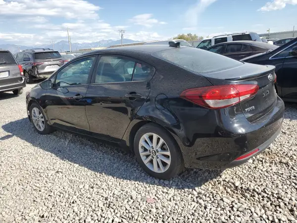 3KPFL4A75HE124935 2017 KIA FORTE - Image 2