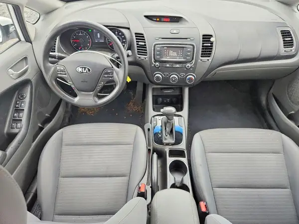 3KPFL4A75HE128774 2017 KIA FORTE - Image 8
