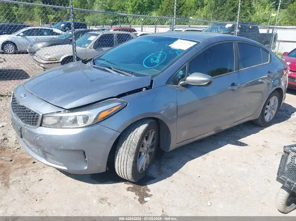 3KPFL4A75HE131478 2017 KIA FORTE - Image 2