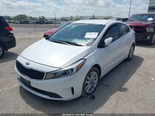 3KPFL4A75HE132744 2017 KIA FORTE - Image 2