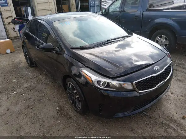 3KPFL4A75HE134221 2017 KIA FORTE - Image 1