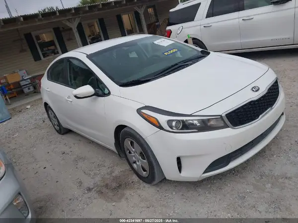 3KPFL4A75HE134445 2017 KIA FORTE - Image 1