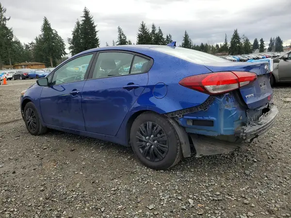 3KPFL4A75HE135028 2017 KIA FORTE - Image 2