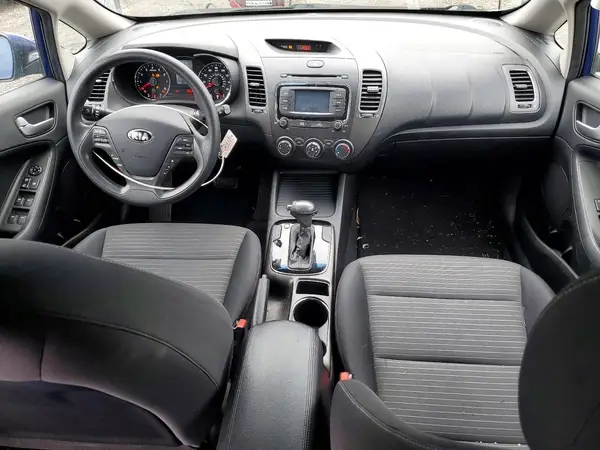 3KPFL4A75HE135028 2017 KIA FORTE - Image 8