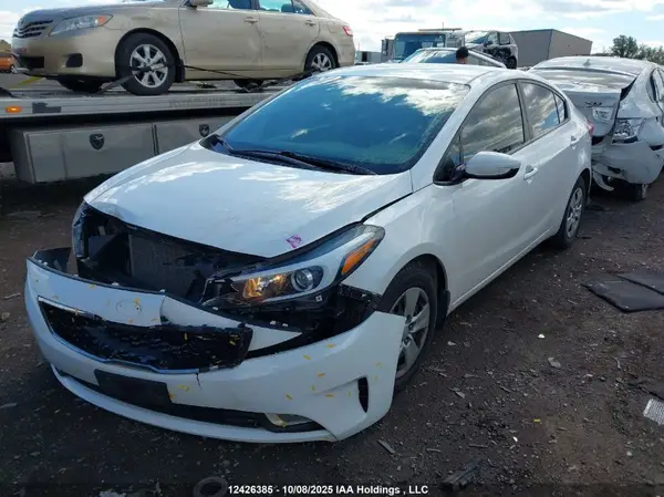 3KPFL4A75HE136860 2017 KIA FORTE - Image 2