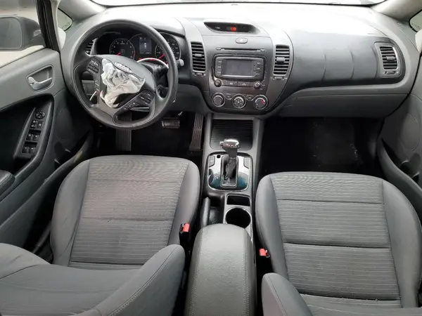 3KPFL4A75HE138057 2017 KIA FORTE - Image 8