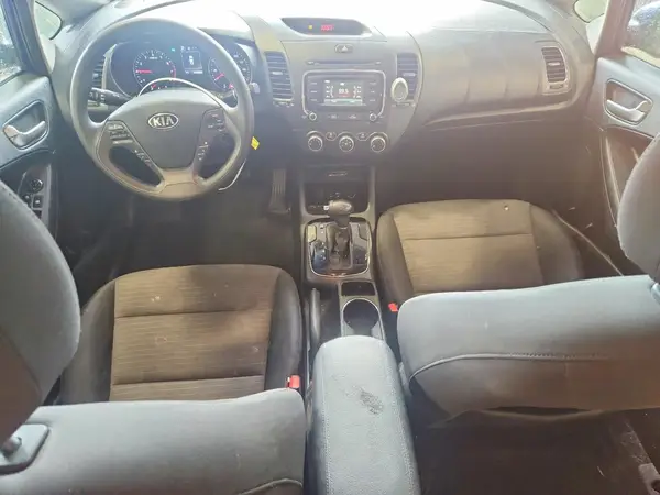 3KPFL4A75HE141623 2017 KIA FORTE - Image 8
