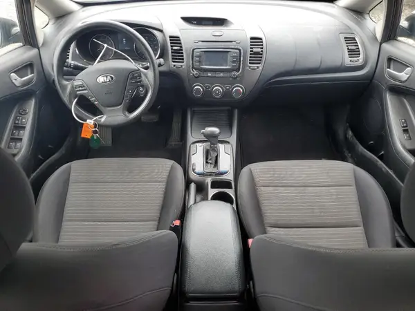 3KPFL4A75HE143078 2017 KIA FORTE - Image 8