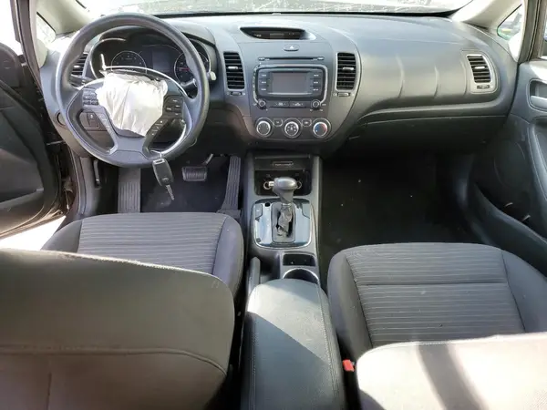 3KPFL4A75HE144991 2017 KIA FORTE - Image 8