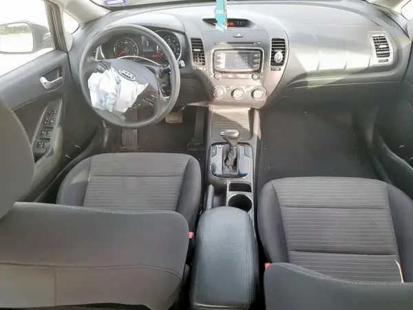 3KPFL4A75HE145851 2017 KIA FORTE - Image 8