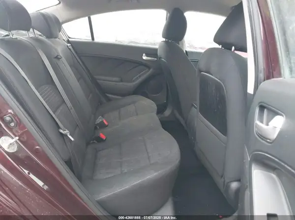 3KPFL4A75HE147714 2017 KIA FORTE - Image 8