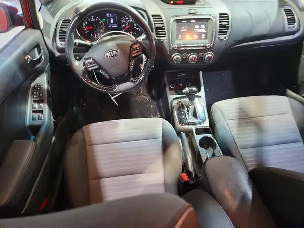 3KPFL4A75HE149608 2017 KIA FORTE - Image 8