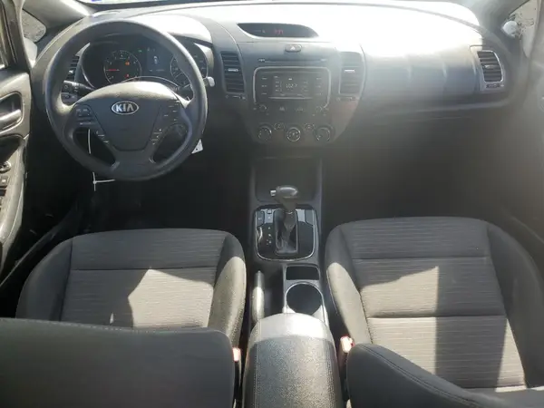 3KPFL4A75HE150712 2017 KIA FORTE - Image 8
