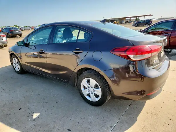3KPFL4A75HE150998 2017 KIA FORTE - Image 2