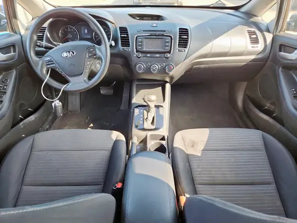 3KPFL4A75HE150998 2017 KIA FORTE - Image 8