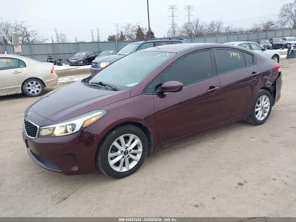 3KPFL4A75HE151472 2017 KIA FORTE - Image 2