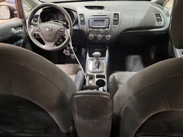 3KPFL4A75HE151486 2017 KIA FORTE - Image 8