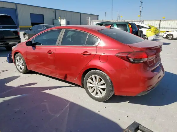 3KPFL4A75HE153853 2017 KIA FORTE - Image 2