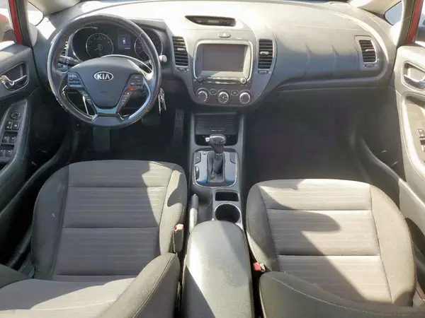 3KPFL4A75HE153853 2017 KIA FORTE - Image 8