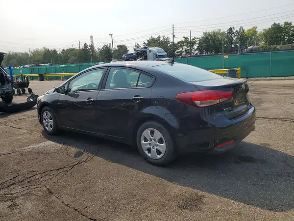 3KPFL4A75JE164311 2018 KIA FORTE - Image 2