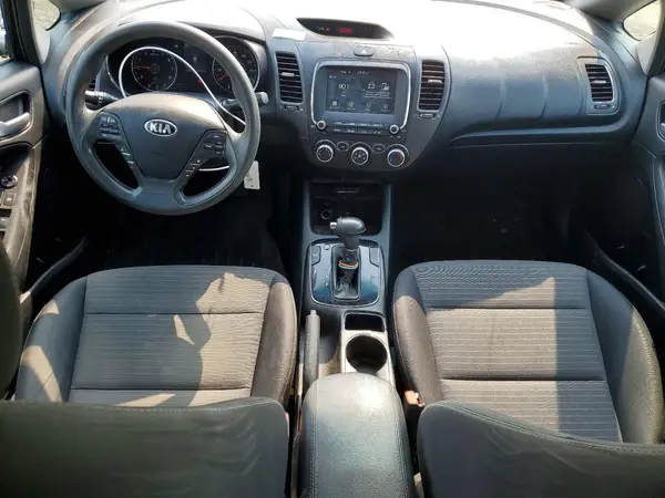 3KPFL4A75JE164311 2018 KIA FORTE - Image 8