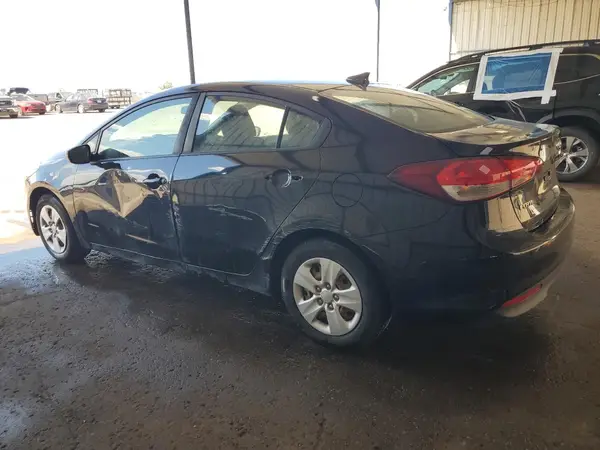 3KPFL4A75JE164874 2018 KIA FORTE - Image 2