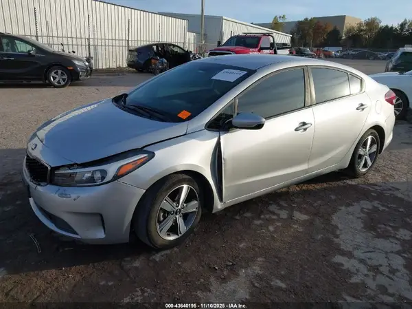 3KPFL4A75JE168908 2018 KIA FORTE - Image 2