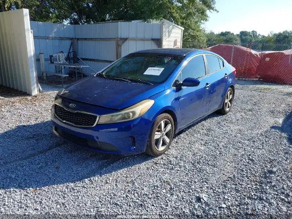 3KPFL4A75JE170819 2018 KIA FORTE - Image 2