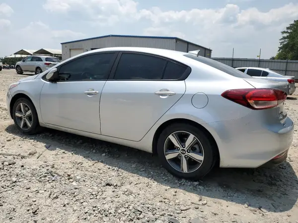 3KPFL4A75JE174336 2018 KIA FORTE - Image 2