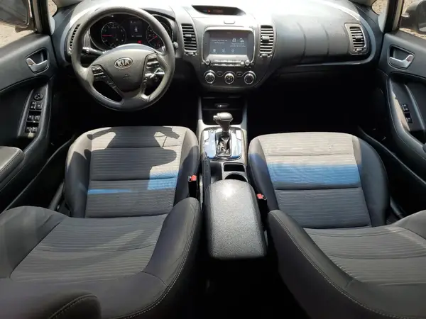 3KPFL4A75JE174336 2018 KIA FORTE - Image 8