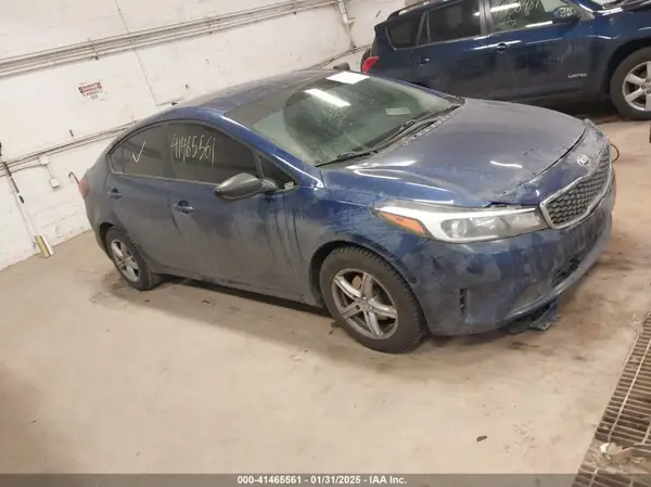 3KPFL4A75JE177155 2018 KIA FORTE - Image 1
