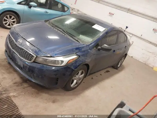 3KPFL4A75JE177155 2018 KIA FORTE - Image 2