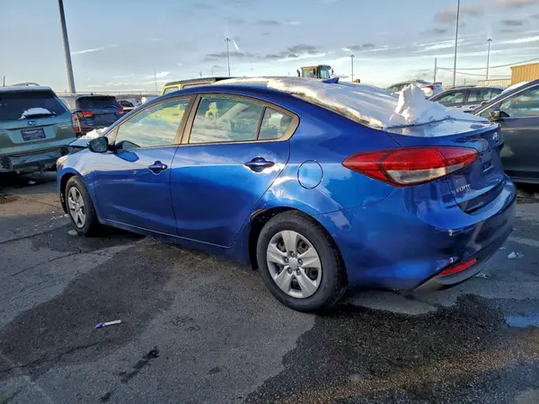 3KPFL4A75JE177527 2018 KIA FORTE - Image 2