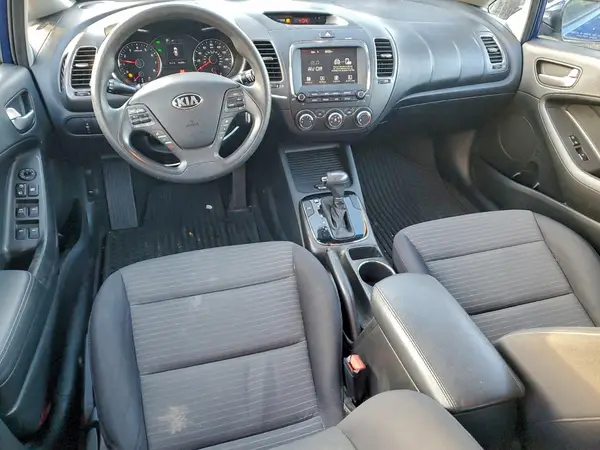 3KPFL4A75JE177527 2018 KIA FORTE - Image 8
