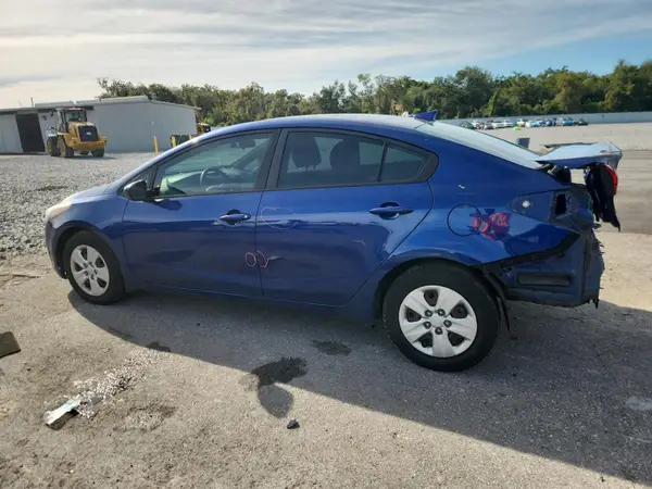 3KPFL4A75JE183005 2018 KIA FORTE - Image 2
