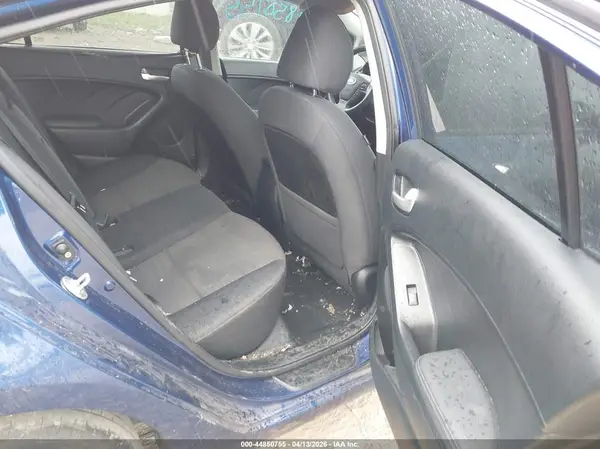 3KPFL4A75JE184476 2018 KIA FORTE - Image 8