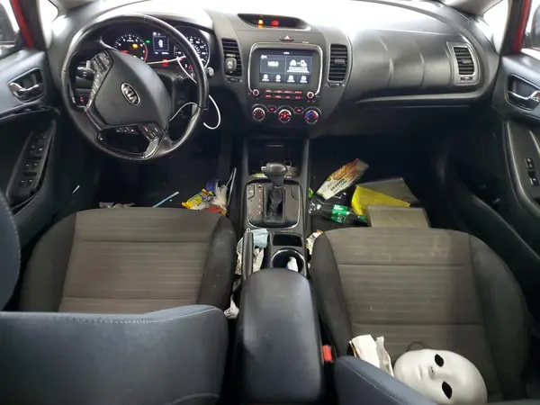 3KPFL4A75JE186776 2018 KIA FORTE - Image 8