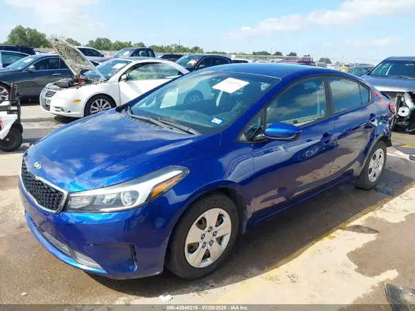 3KPFL4A75JE190018 2018 KIA FORTE - Image 2